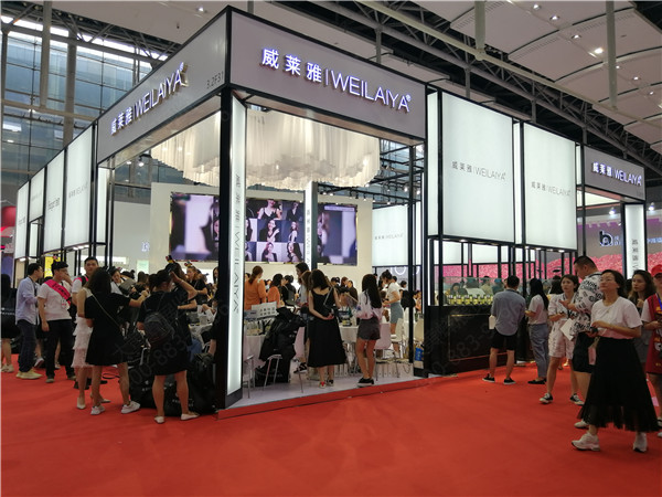 美博會展館內部-威萊雅展臺現(xiàn)場圖