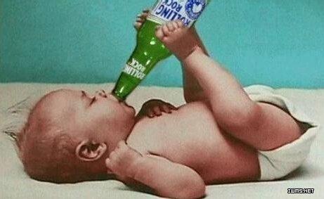 啤酒與尿布的搭配引來了展覽設計師的圍觀？